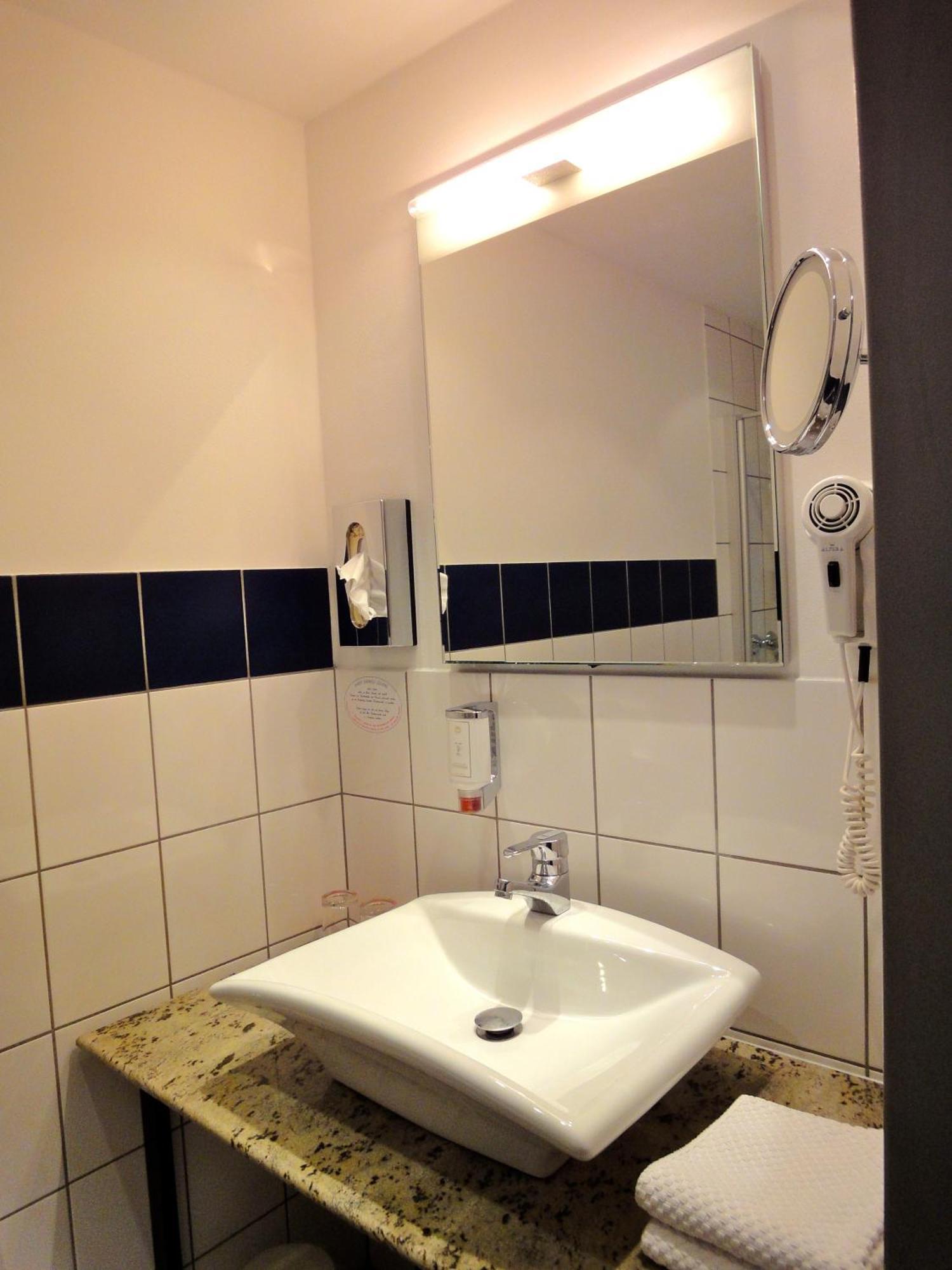 Hotel Scheidberg Wallerfangen Bagian luar foto